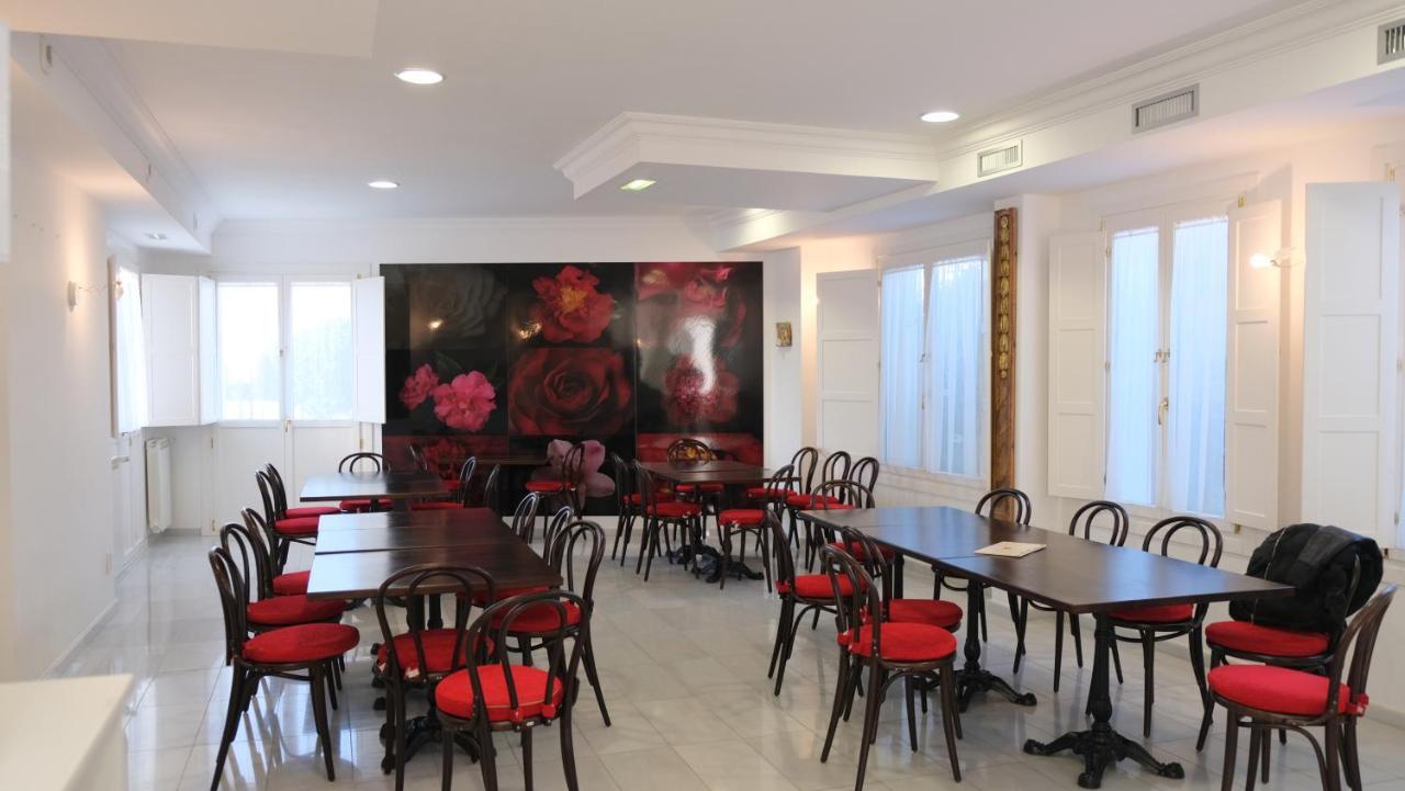 Hotel La Casa De Las Camelias Бусто Экстерьер фото