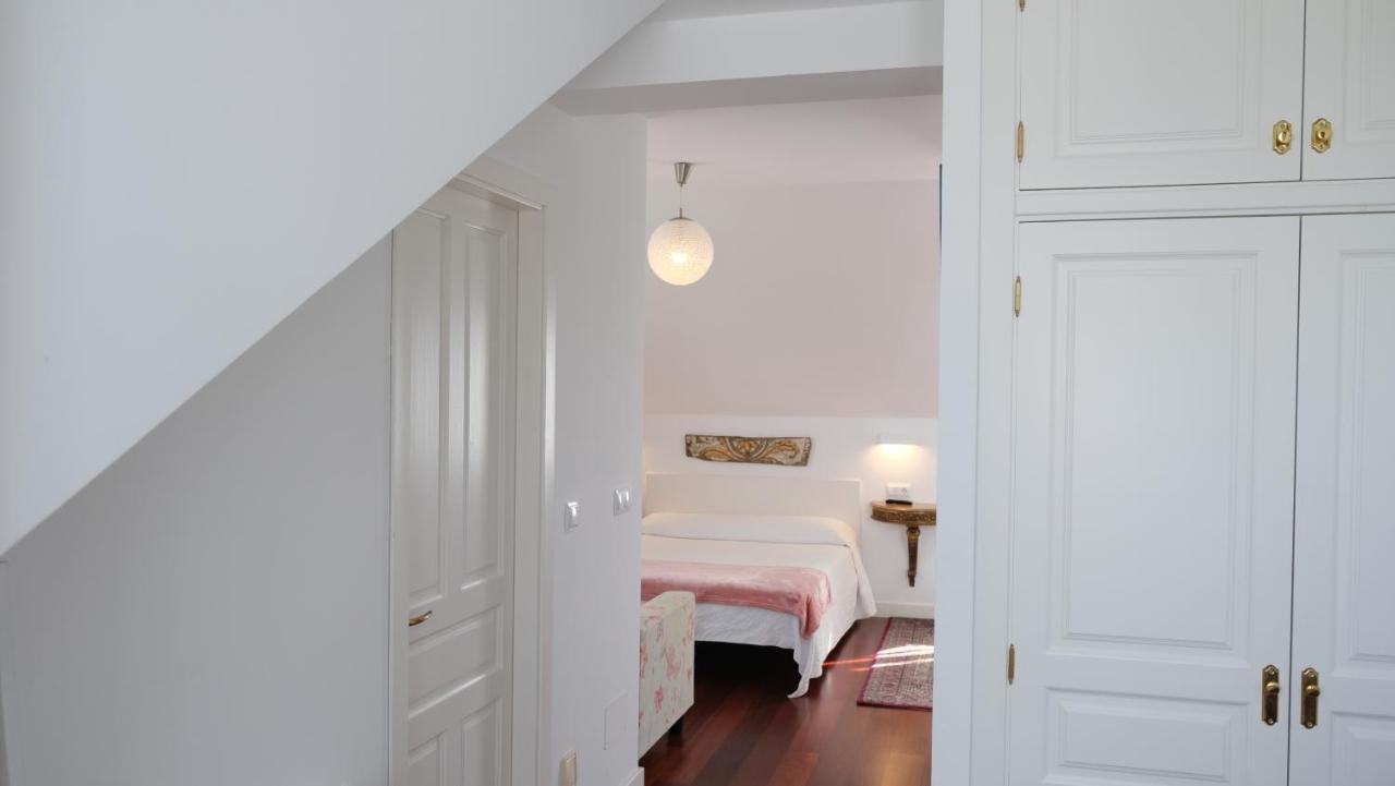 Hotel La Casa De Las Camelias Бусто Экстерьер фото